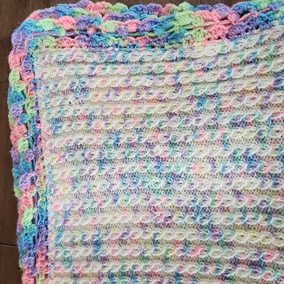 Vintage Handmade Knit Blanket - Picture 6 of 6
